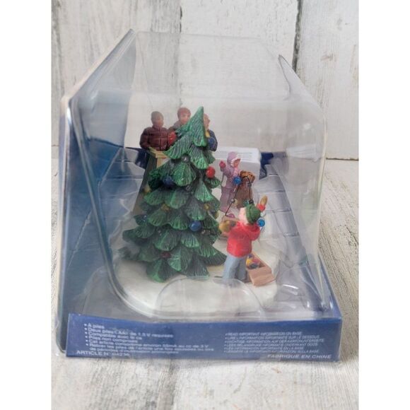 Lemax lighting the tree 2010 Village accessories snow light up Xmas - Picture 9 of 9